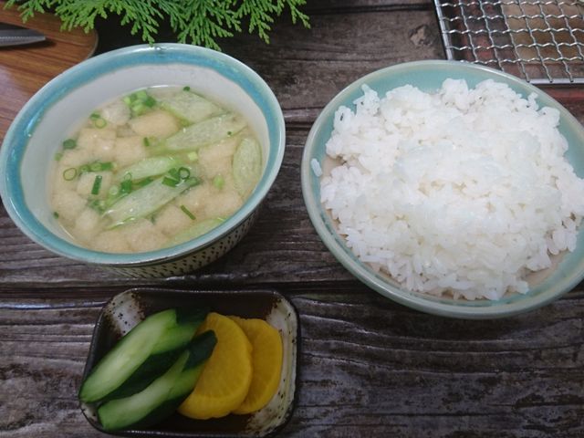 セットのごはんと味噌汁_多加蔵