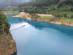 奥四万湖の写真1