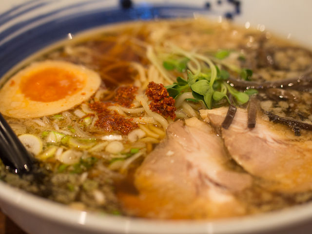 ラーメン+ピリ辛_麺処直久 本川越店