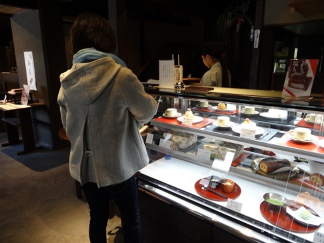 店内_カフェ叶匠壽庵 長浜黒壁店