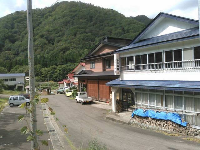 今は鄙びた温泉地です_湯野川温泉郷