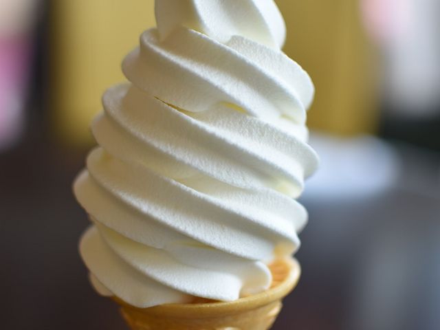 ミルクガーデンで購入したソフトクリーム。_町村農場ミルクガーデン