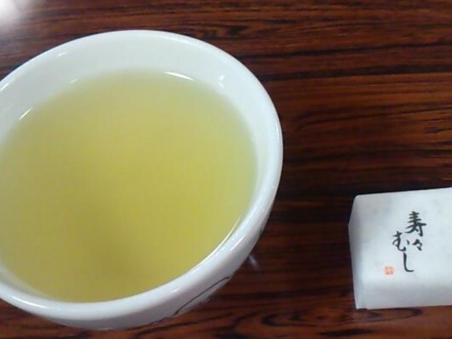 お茶がでます_鈴虫寺(華厳寺)