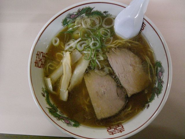 ハーフ醤油ラーメン_元祖旭川ラーメン