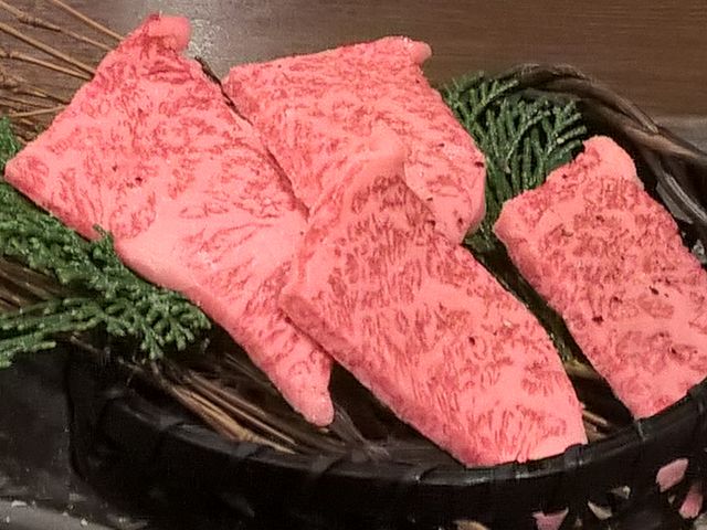 サービスで出てきたザブトン。_厳選和牛 焼肉 犇屋 天満本店