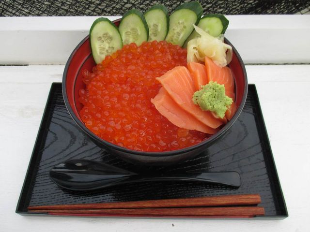 本物いくら丼_マグロ卸のマグロ丼の店(トヨミフィッシャーズテラス- とよてら)