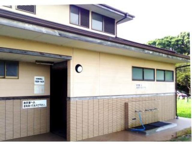 脱衣室_那智海水浴場