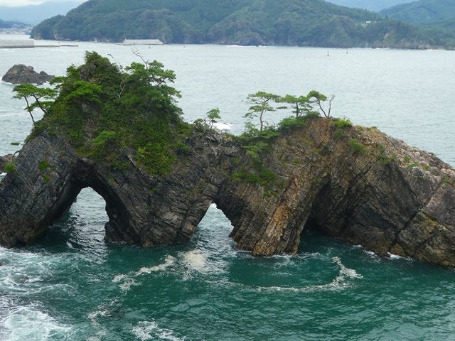近くの景勝地・穴通磯_大船渡温泉(日帰り温泉)