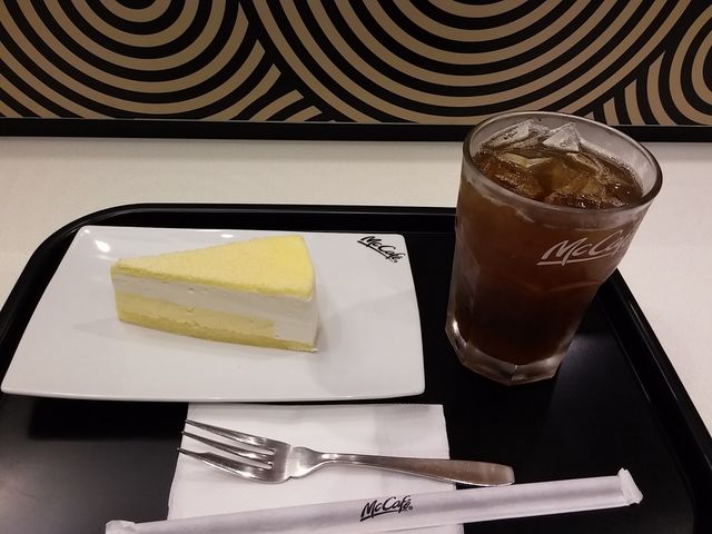 チーズケーキ ピーチフレーバーティー_マクドナルド(McDonald’s) 7号線秋田飯島店