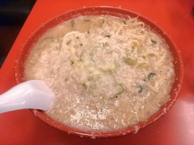 味噌らーめん(背脂ギタ)。_らーめん弁慶 浅草本店