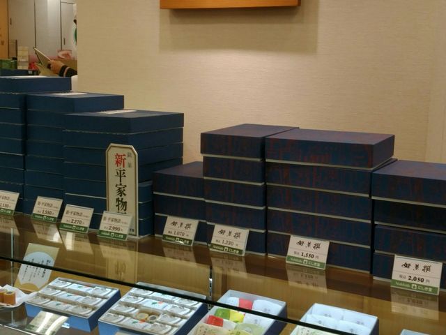 お店のディスプレイ_にしき堂そごう広島店