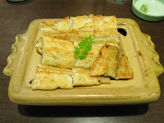 今回初めて夕食で行きましたが、やはり最高でした。鰻のかまぼこ、白焼き、お刺身、肝焼きを頂きました。_炭焼 うな富士
