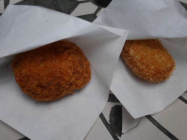 サクサク、アツアツでした_湯布院 金賞コロッケ 一号店