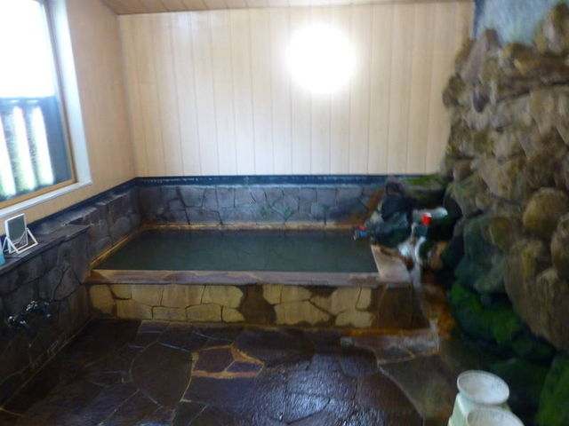 源泉が冷たい_稲子湯