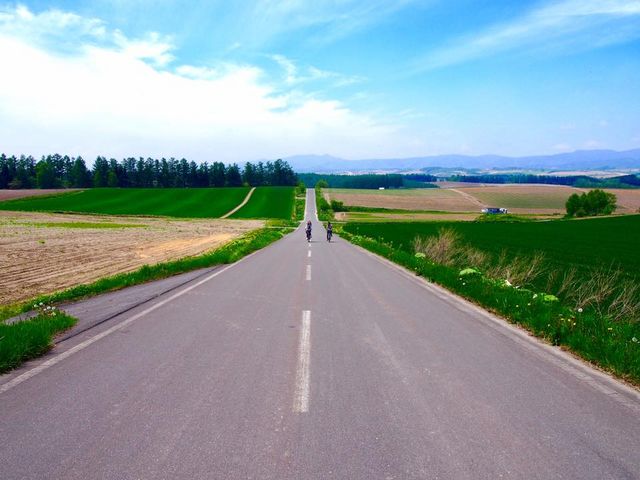 とにかく広い_サイクリングツアー/スノーシューツアーびえいのガイド