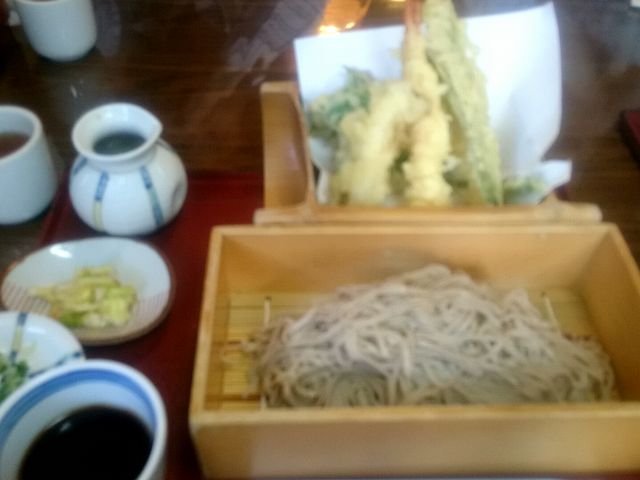 十割そば大盛り¥900天ぷら¥400(エビ、かぼちゃ、エリンギ、行者にんにく、うど)
_十割そば 大善