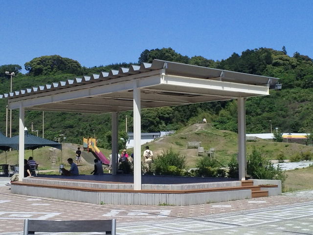 屋外遊具もあります_静岡サービスエリア(下り線)