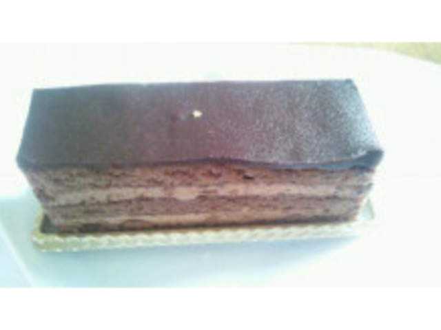 濃厚なショコラ、金粉がのってました!_Patisserie et Cafe RENCONTRE