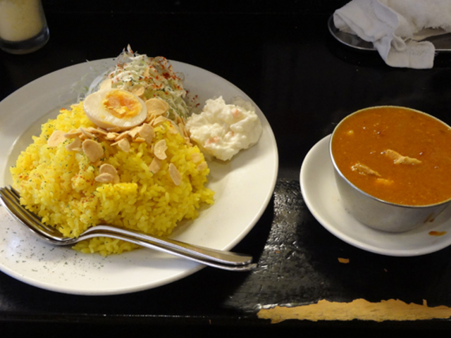 赤です。_カレーは飲み物。