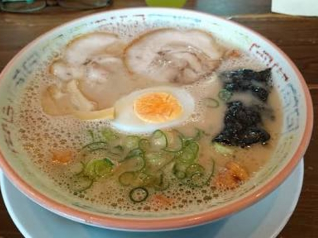 麺は細麺_大砲ラーメン本店