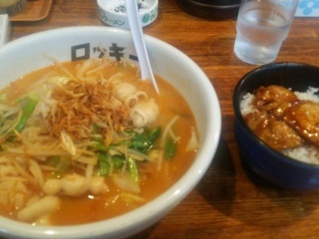 辛味噌ホルモン麺&ハーフ豚丼_ロッキー狩勝店