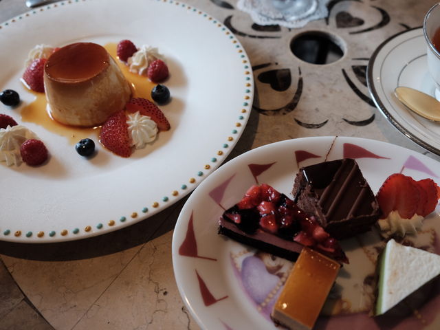 プリンとケーキセット_オルソンさんのいちご