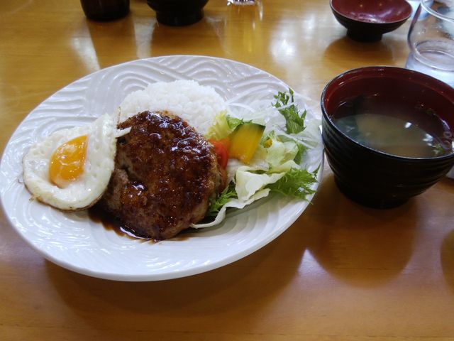 ロコモロ丼_キッチン・カフェルアウ