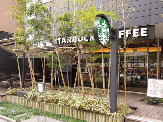 京都らしい意匠だ_スターバックスコーヒー・からすま京都ホテル店