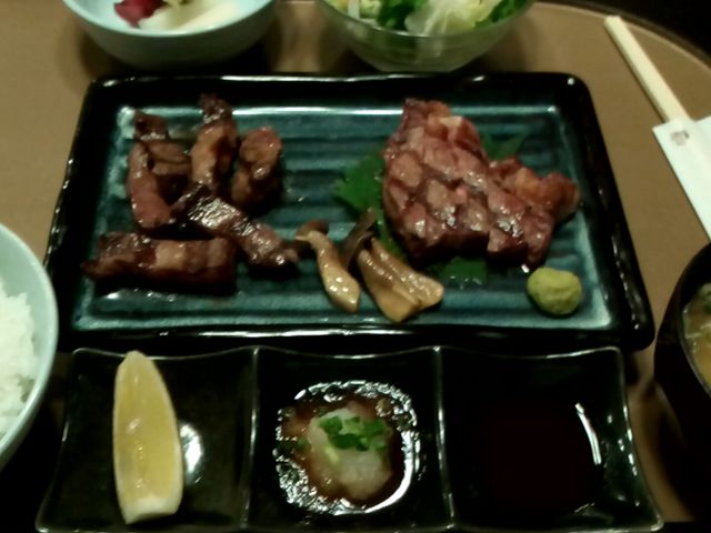 一番安いセットメニューでも、まだ高い!_肉の万世 千葉蘇我店