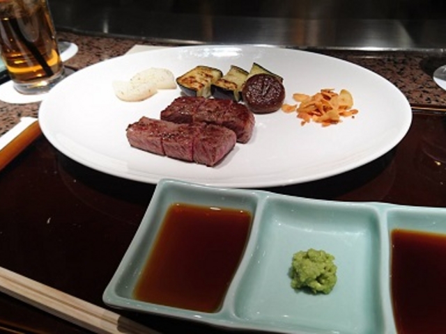 最高に美味しいお肉_鉄板焼き こころ