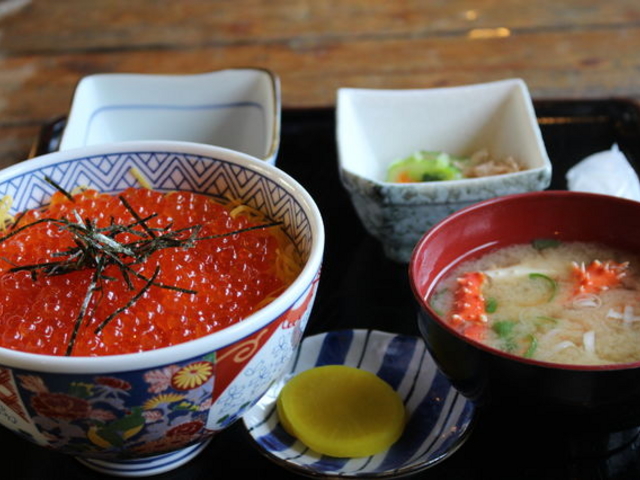 いくら丼はいくらがたっぷり_純の番屋