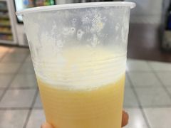 阪神梅田駅ジューススタンドの写真1
