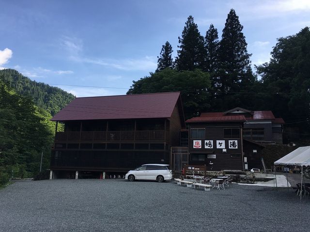 駐車場側からの全景です。_鳩ヶ湯温泉