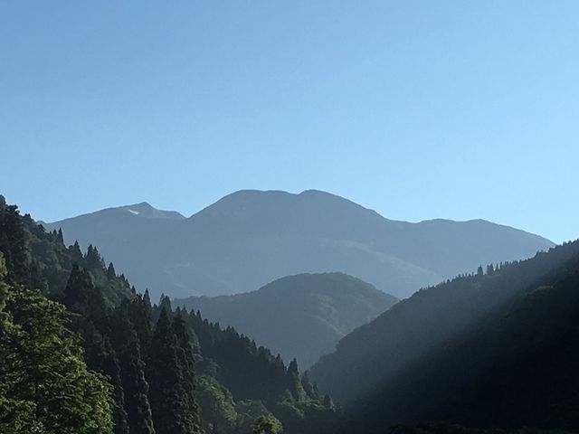 宿からは三ノ峰が綺麗に見えます。_鳩ヶ湯温泉