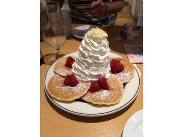 人気のパンケーキ_Eggs 'n Things 京都四条店