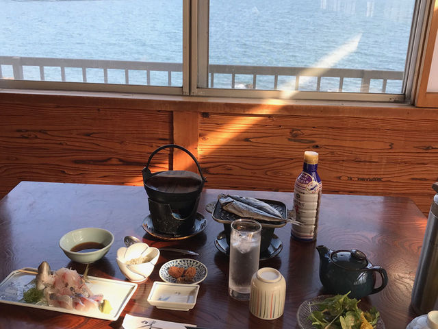 なんとこれが朝ごはん!2日で一体何匹の尾頭付きを食べたのか…w新鮮なアジは絶品。_しょうとく丸