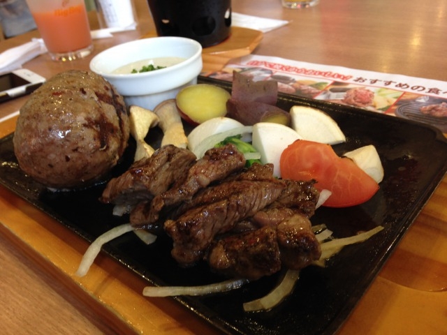 俵ハンバーグに肉!_ビッグボーイ名谷店