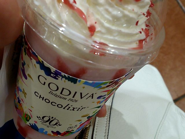 ホワイトチョコ_ゴディバ マルイファミリー海老名店