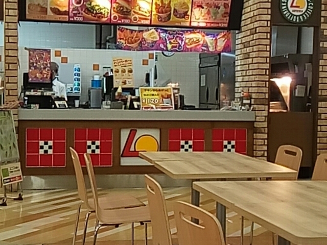 店内_ロッテリアアピタ長久手フードスクエア