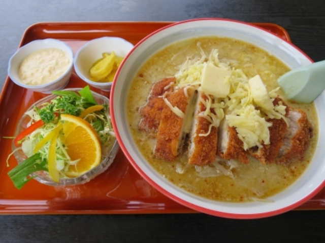 ミソカツラーメン_食堂ニューミサ