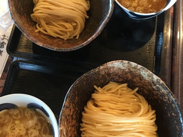 (下)つけ麺大盛り、(上)つけ麺並盛り。_三ツ矢堂製麺 川越店