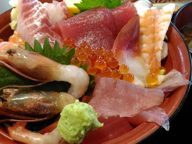 女川丼(並)荒汁付き 1300円_おかせい