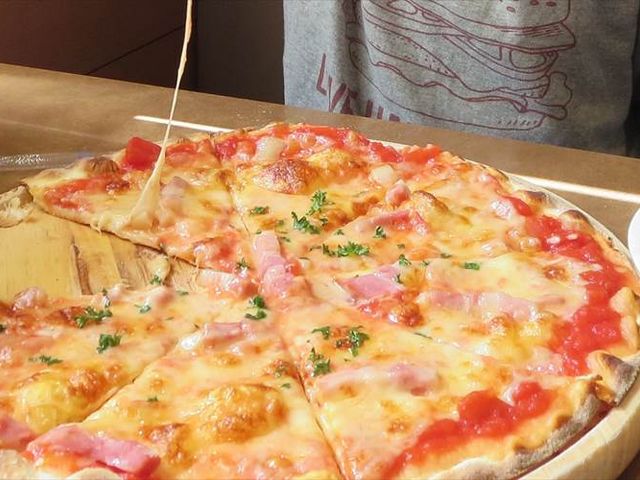 ピザ_デニーズ猪高店