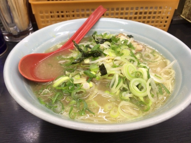 柚子コショウラーメンを今回はチョイス_つぼ・ラーメン店
