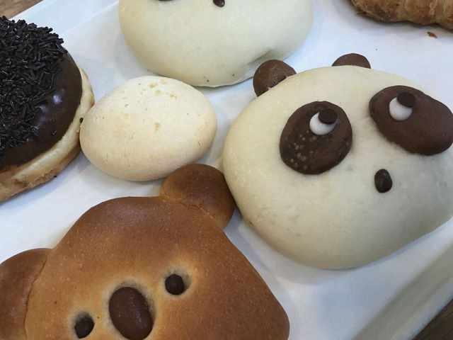 可愛いパンも_100円パンのヤキタテイ 尼崎武庫の里店