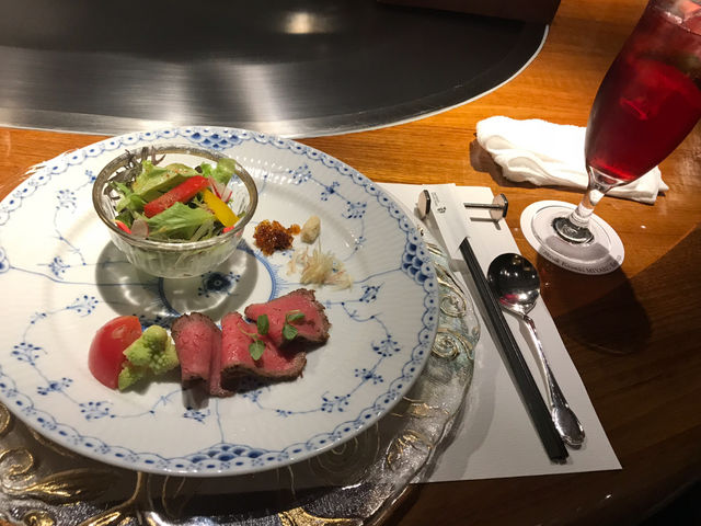 前菜です!ローストビーフがとっても美味しかった!_ステーキ懐石 都 春日