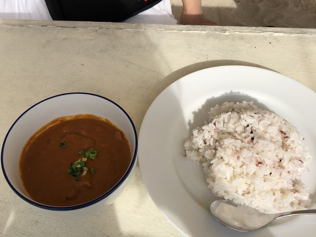 とってもスパイシーで美味しいです。_食堂かりか