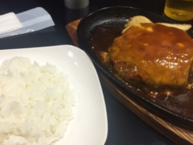 ダブルチーズハンバーグです。_三浦のハンバーグ 池袋店