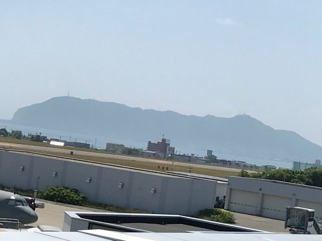 函館空港展望台からの函館山_函館空港