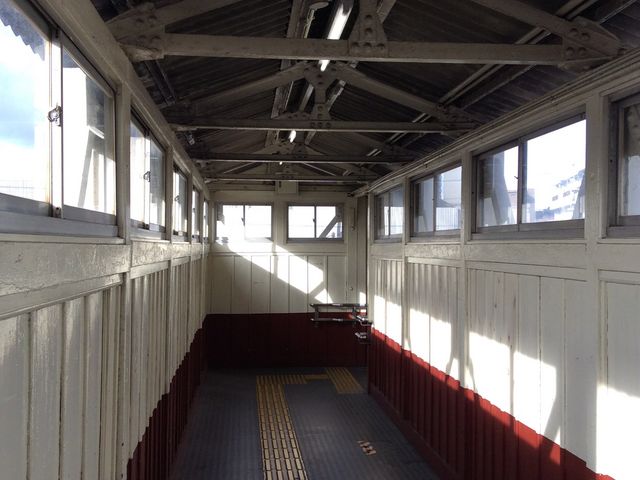 跨線橋内観_JR半田駅跨線橋